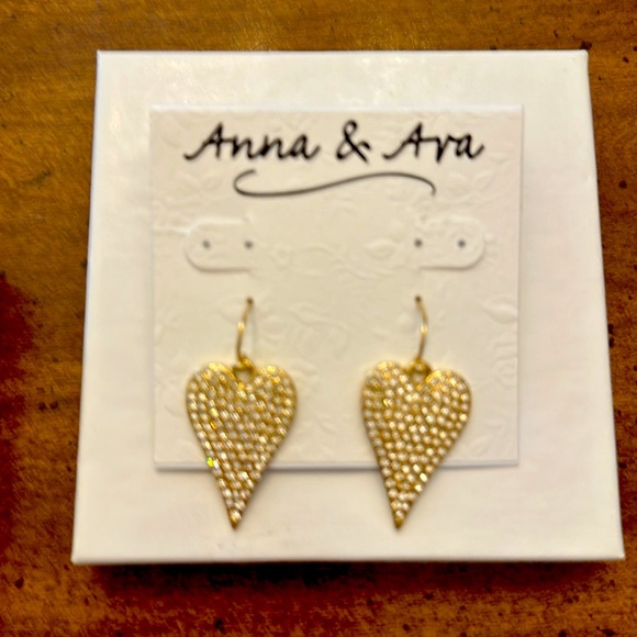 Anna & Ava - Picture 2 of 2